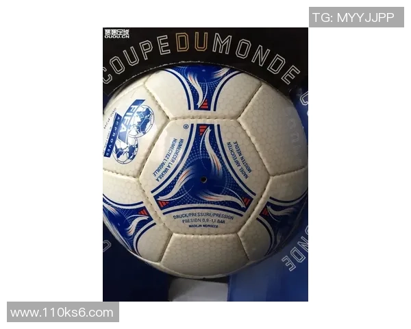 足球球星卡盲盒的娱乐价值与收藏意义解析